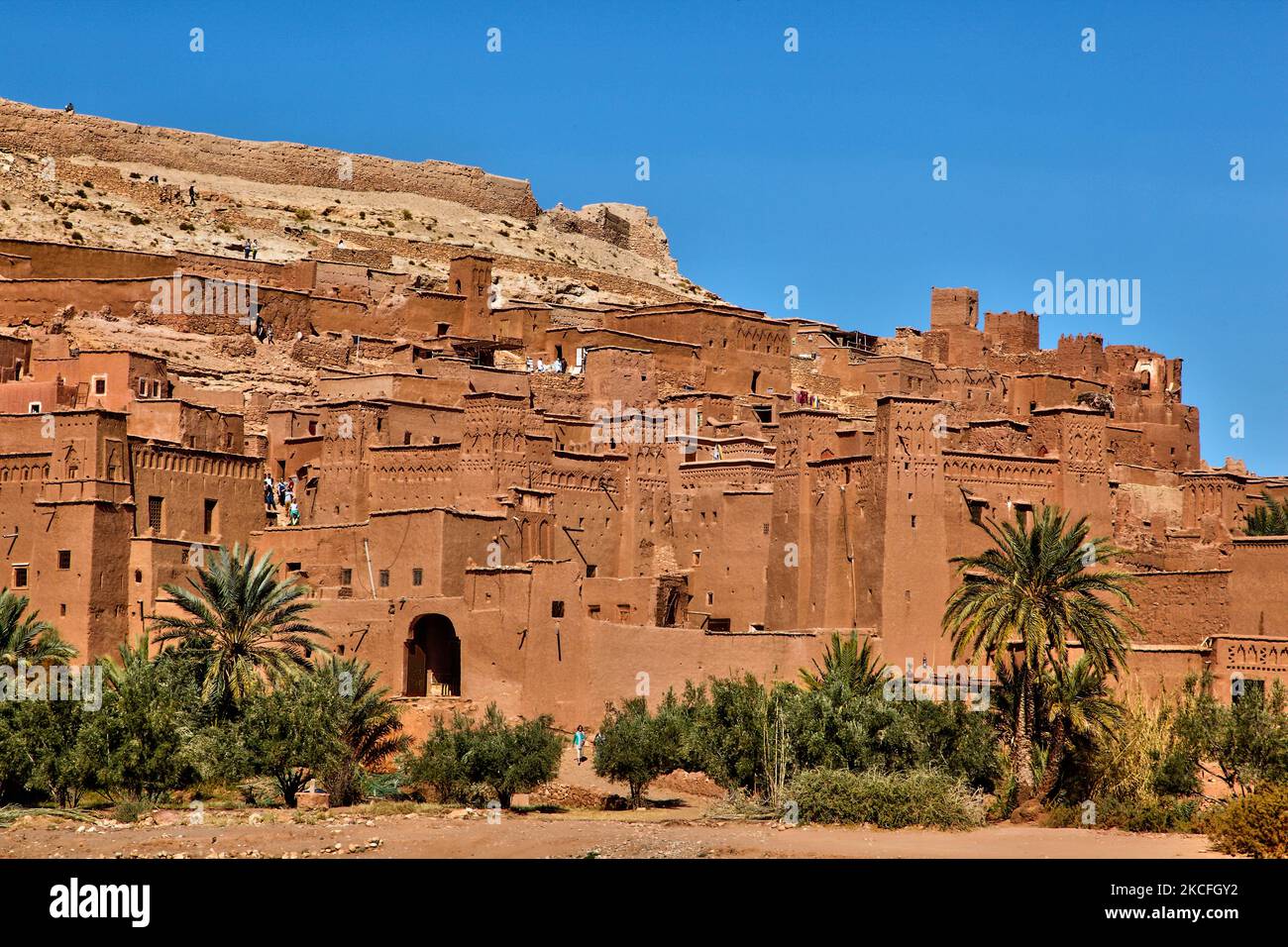 Village historique d'ait Benhaddou (Ksar d'ait-Ben-Haddou) au Maroc, en Afrique. Le village d'ait Benhaddou est situé au sommet d'une colline et protège une série de maisons de terre Kasbahs et Ksour. (Photo de Creative Touch Imaging Ltd./NurPhoto) Banque D'Images