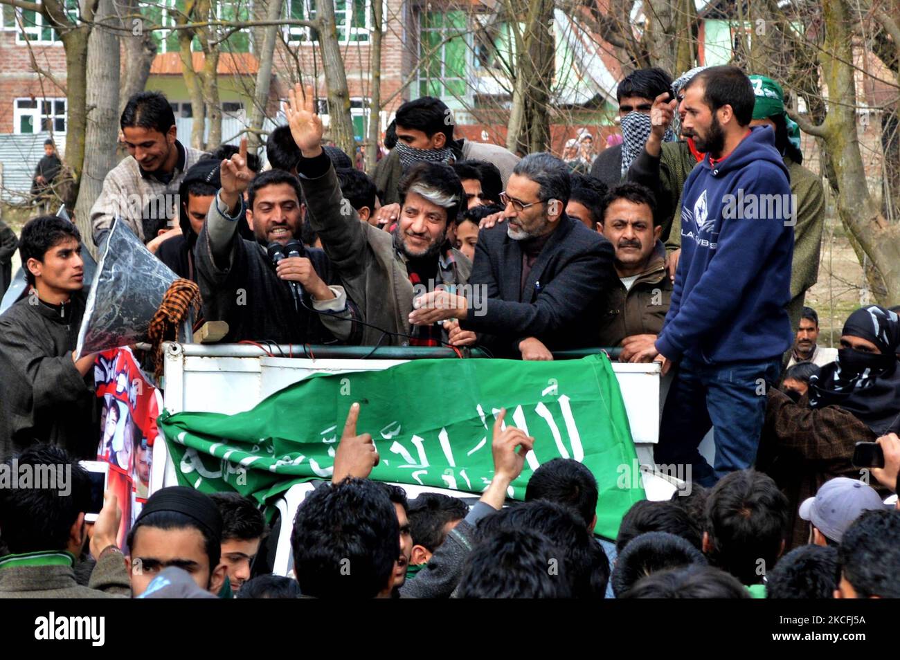 Shabir Ahmad Shah, connu sous le nom de Shabir Shah, est vu lors d'un rassemblement dans la région de Bomai de Sopore, district de Baramulla, Jammu-et-Cachemire, Inde sur 14 mars 2014. Shabir Ahmad Shah, connu sous le nom de Shabir Shah, à Kadipora, Anantnag, Cachemire, est le fondateur et président du Parti de la liberté démocratique du Jammu-et-Cachemire, l'une des principales organisations politiques séparatistes cherchant à obtenir le « droit à l'autodétermination » pour Jammu-et-Cachemire. Les membres de la famille des dirigeants séparatistes emprisonnés ont demandé au Centre des transférer à Srinagar ou des libérer le plus tôt, à la suite du décès de Tehreek-e-H emprisonné Banque D'Images