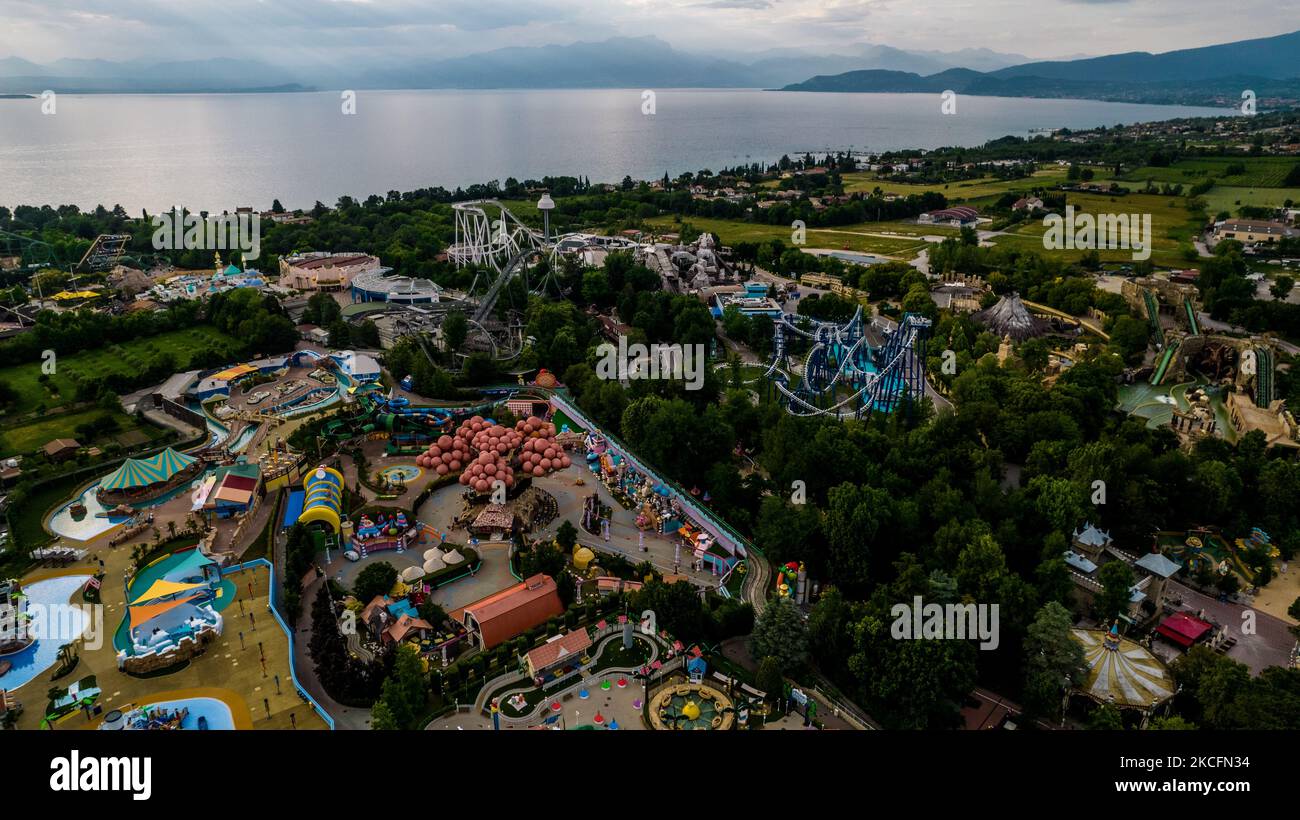 Vue sur le parc d'attractions Gardaland, à Castelnuovo del Garda, sur 5 juin 2021. Gardaland rouvrira sur 7 juin, car la région de Vénétie sera classée dans la zone blanche à faible risque, avec un assouplissement des restrictions du coronavirus. (Photo de Manuel Romano/NurPhoto) Banque D'Images