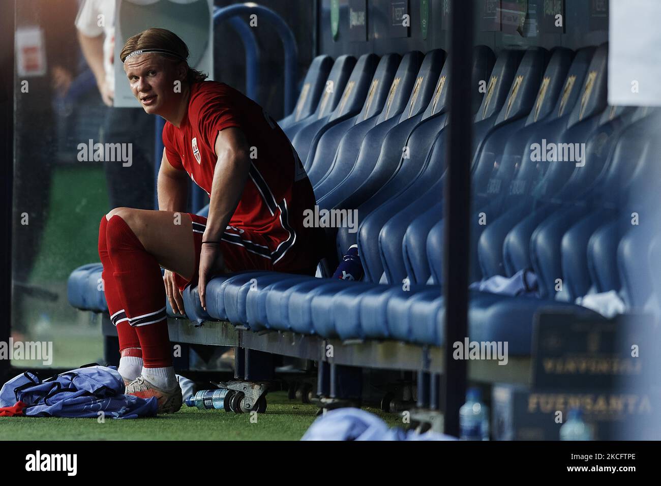 Erling Haaland (Borussia Dortmund) de Norvège assis sur le banc pendant le match international amical entre la Norvège et le Luxembourg à l'Estadio la Rosaleda sur 2 juin 2021 à Malaga, Espagne. (Photo de Jose Breton/Pics action/NurPhoto) Banque D'Images