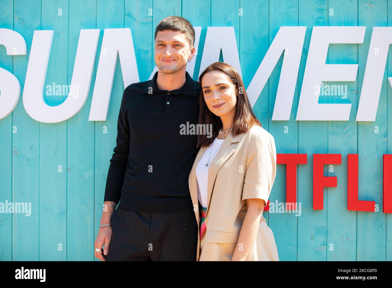 Andrea Lattanzi et Lucrezia Guidone assistent à la séance photo de la série télévisée Netflix Summertime sur 12 juin 2021 à Milan, en Italie. (Photo par Alessandro Bremec/NurPhoto) Banque D'Images