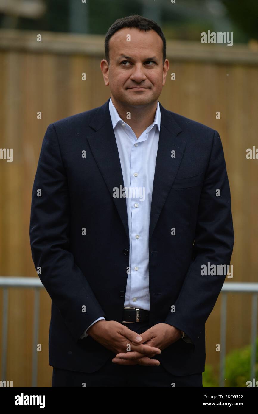 Leo Varadkar, Tanaiste (chef adjoint du gouvernement irlandais) et ministre de l'entreprise, du commerce et de l'emploi, vu lors de sa visite au zoo de Dublin. Le mercredi 16 juin 2021, à Dublin, Irlande. (Photo par Artur Widak/NurPhoto) Banque D'Images