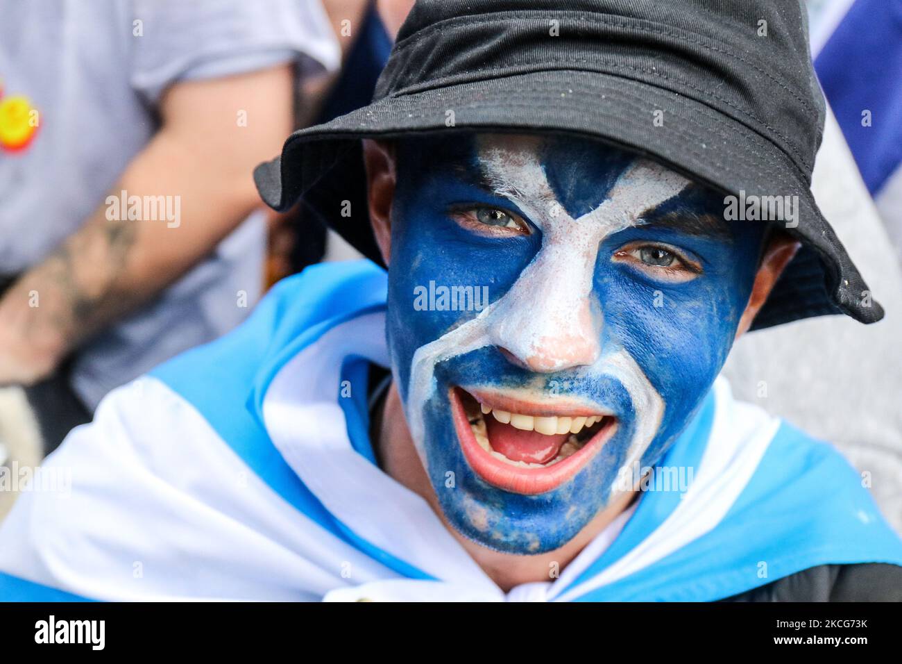 Les fans écossais, connus sous le nom de « l'armée du tartan », se sont disputé sur 18 juin 2021 sur Leicester Square, à Londres, avant le match Angleterre contre Écosse au Championnat d'Europe de football de l'UEFA du 18th juin 2021 au stade Wembley. (Photo de Lucy North/MI News/NurPhoto) Banque D'Images