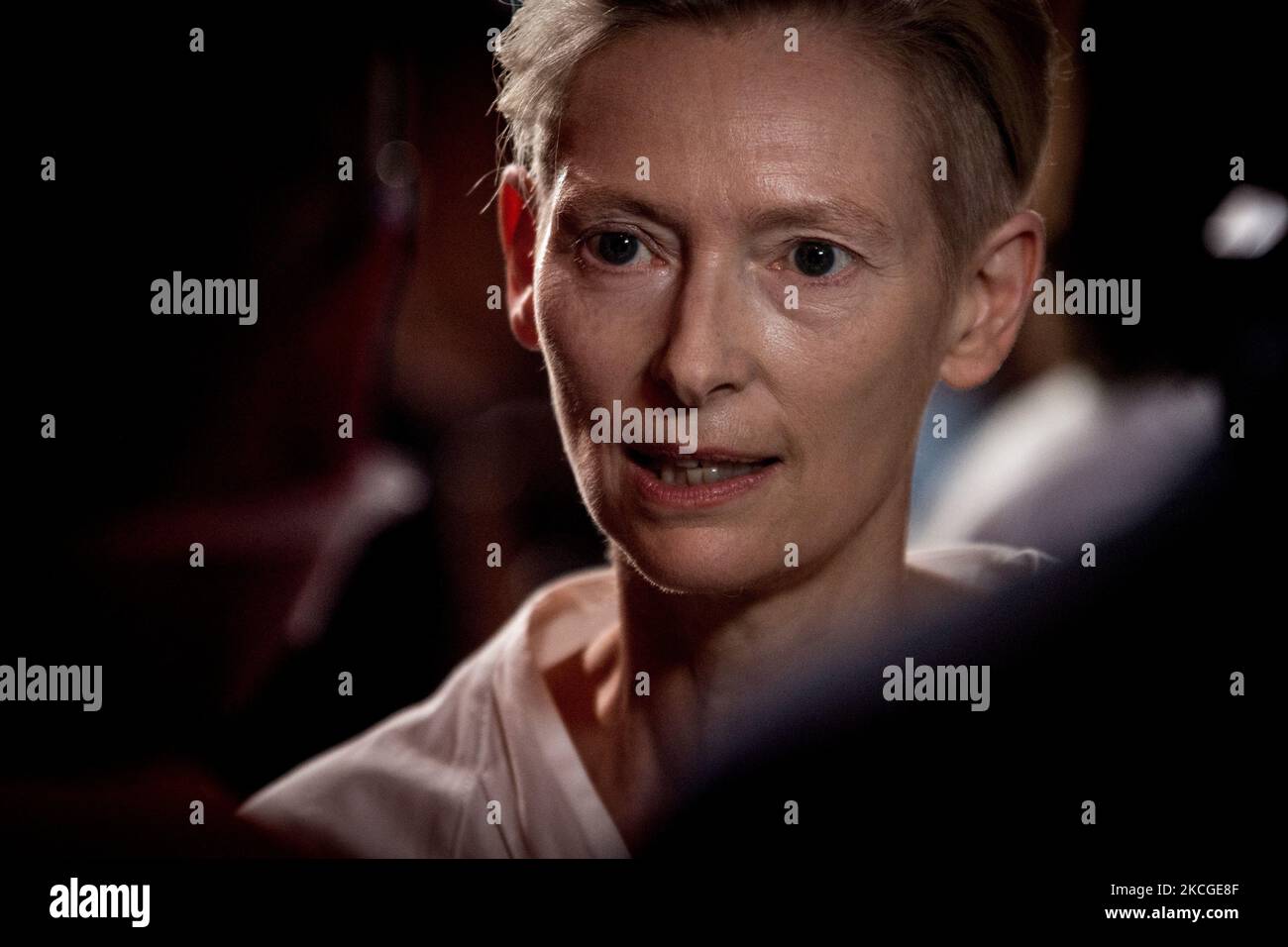 La mannequin et actrice Tilda Swinton participe à la conférence de presse ''incarnant Pasolini'' au Mattoio (l'ancien abattoir de Rome) sur 24 juin 2021 à Rome, en Italie. Dans le cadre du projet ROMAISON, Olivier Saillard et Tilda Swinton ont créé le 25 juin 2021, incarnant Pasolini, qui sera créé à Rome, dans les espaces du pavillon d'exposition Pelanda et Mattatoio. (Photo par Andrea Ronchini/NurPhoto) Banque D'Images