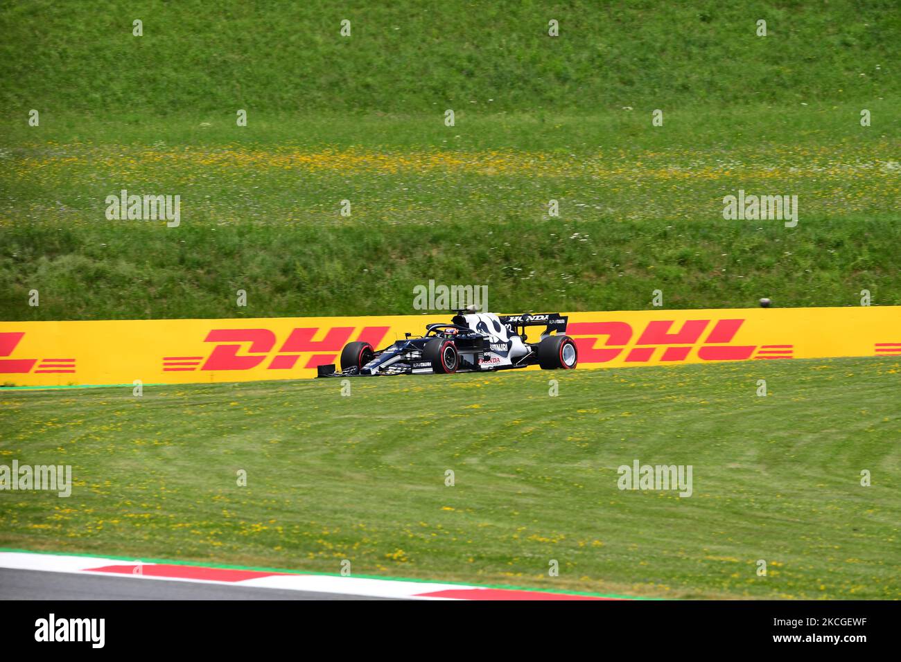 Yuki Tsunoda de Scuderia Alpha Tauri Honda pilote son monoplace AT02 pendant la pratique libre du Grand Prix de Styrie, 8th ronde du Championnat du monde de Formule 1 en anneau de taureau rouge à Spielberg, Styrie, Austia, 25 juin 2021 (photo par Andrea Diodato/NurPhoto) Banque D'Images