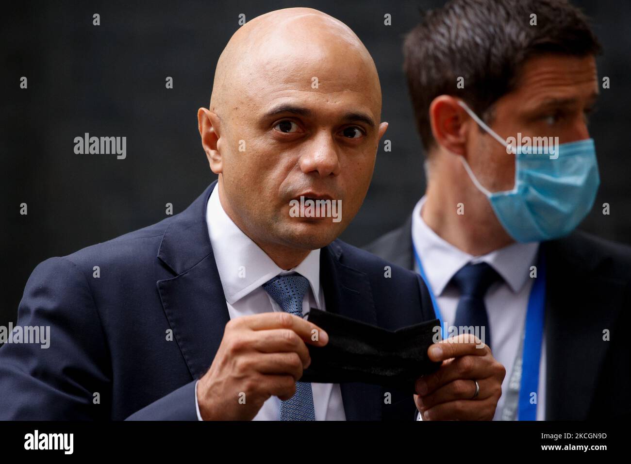 Nouvellement nommé secrétaire d'État à la Santé et aux soins sociaux, Sajid Javid, député du Parti conservateur de Bromsgrove, quitte le 10 Downing Street à Londres, en Angleterre, sur 30 juin 2021. (Photo de David Cliff/NurPhoto) Banque D'Images