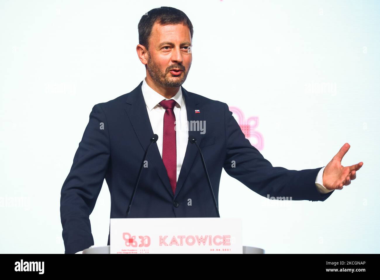 Premier ministre de Slovaquie Eduard Heger assiste à une conférence de presse lors du Sommet des chefs de gouvernement du Groupe de Visegrad à Katowice, en Pologne, sur le 30 juin 2021. La réunion a conclu la présidence de la Pologne V4 et l'a transmise à la Hongrie. (Photo de Beata Zawrzel/NurPhoto) Banque D'Images