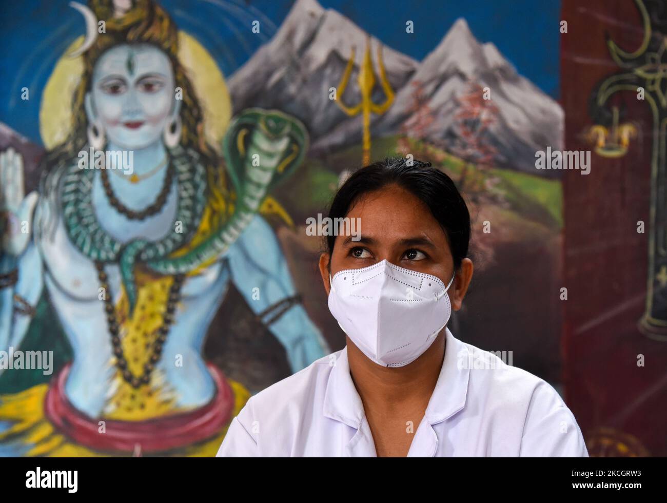 Une infirmière dans un centre de vaccination à Guwahati, Assam, Inde samedi, 3 juillet 2021. (Photo de David Talukdar/NurPhoto) Banque D'Images