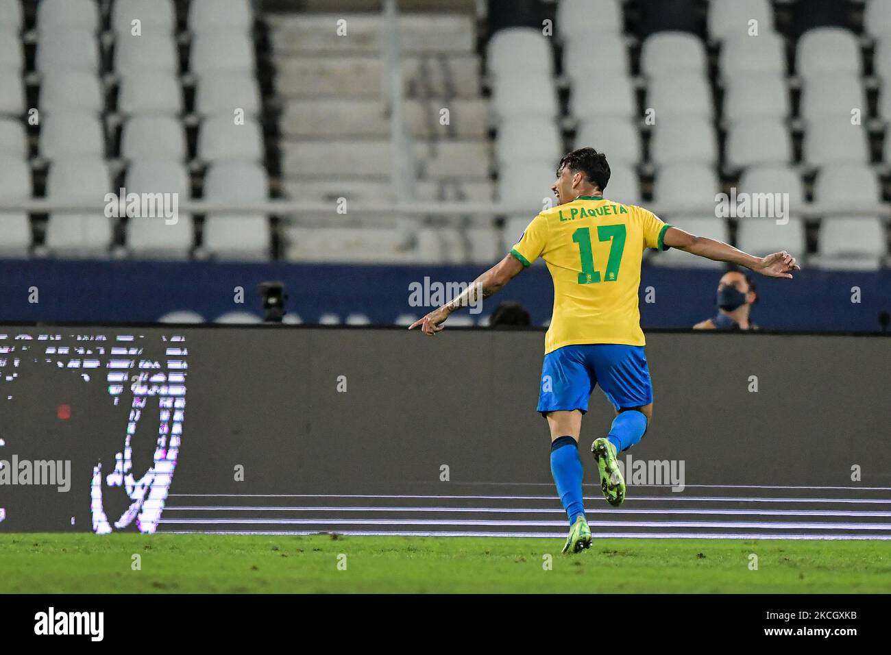 Lucas Paquetá Brésil célèbre son but lors d'un match contre le Pérou au stade Engenhão pour la Copa America 2021, ce lundi(05). (Photo de Thiago Ribeiro/NurPhoto) Banque D'Images