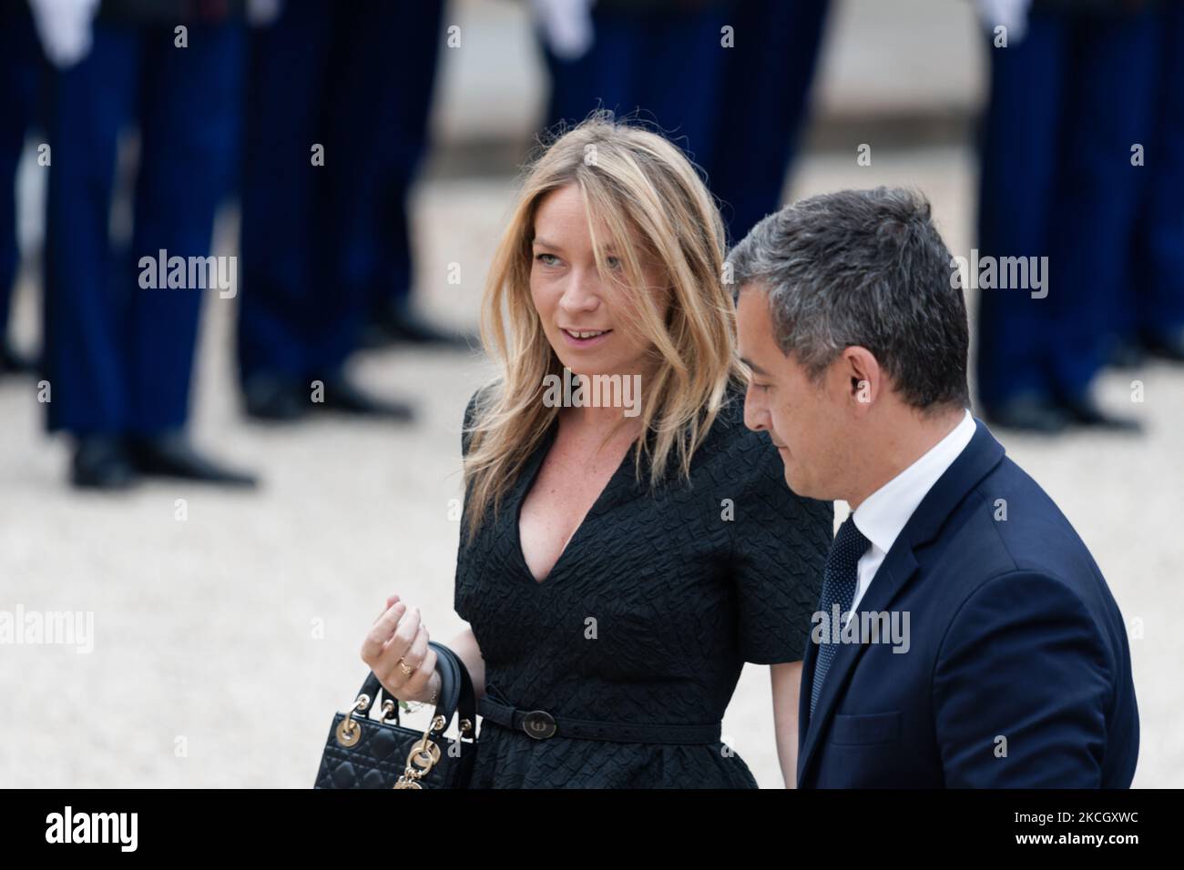 Le ministre français de l'intérieur Gerald Darmanin (R) et son épouse Rose-Marie Devillers arrivent pour dîner d'Etat avec le président italien Sergio Mattarella et sa fille Laura Mattarella, le président français Emmanuel Macron et sa femme Brigitte Macron à l'Elysée à Paris, sur 5 juillet 2021 (photo de Daniel Pier/NurPhoto) Banque D'Images