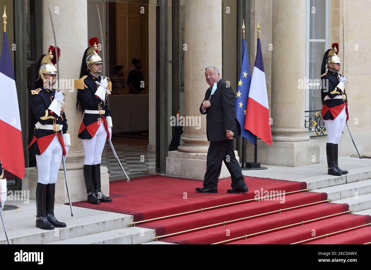 Le président du Sénat français, Gérard Larcher, arrive pour dîner d'Etat avec le président italien Sergio Mattarella et sa fille Laura Mattarella, le président français Emmanuel Macron et sa femme Brigitte Macron à l'Elysée à Paris, sur 5 juillet 2021 (photo de Daniel Pier/NurPhoto) Banque D'Images