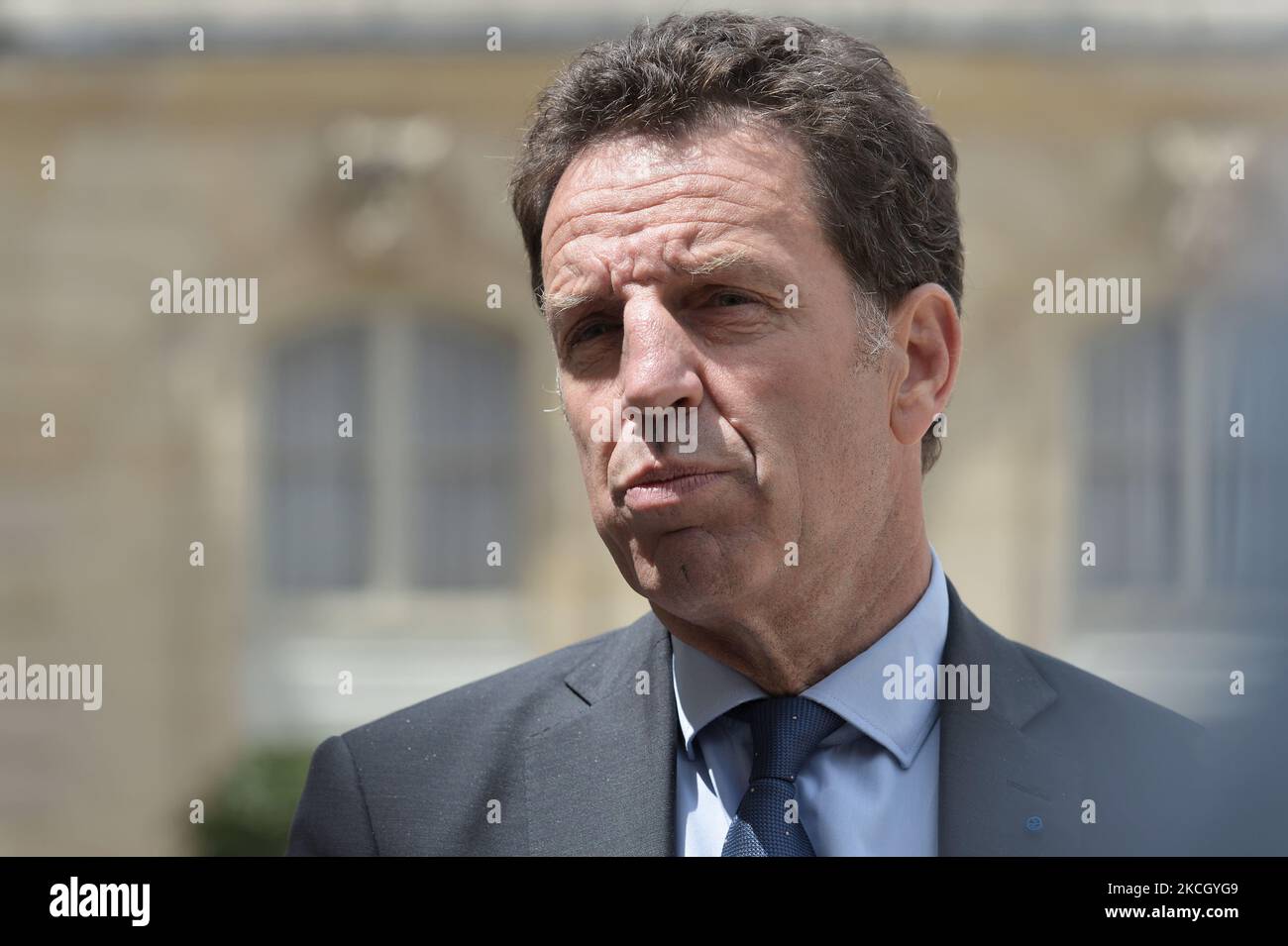 Association des employeurs français (Medef) le Président Geoffroy Roux de Bezieux s'adresse aux médias après une rencontre avec les syndicats et le Président français Macron, au Palais de l'Elysée à Paris sur 6 juillet 2021 (photo de Daniel Pier/NurPhoto) Banque D'Images