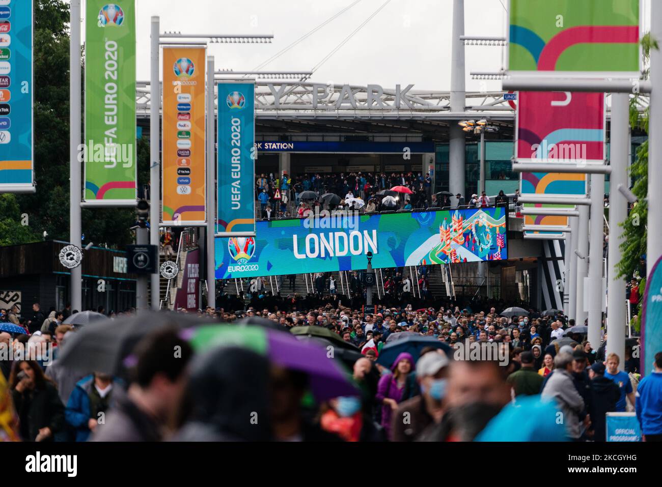 A View of Wembley Stadium à Londres, Grande-Bretagne, 6 juillet 2021. 60 000 fans sont admis à Wembley pour la demi-finale et la finale de l'Euro 2020 après qu'un accord a été conclu entre le gouvernement britannique et l'UEFA. Wembley doit être autorisé à ouvrir jusqu'à 75% de sa capacité de 90 000 pour les trois jeux, devant être joué le 6,7, et le 11 juillet, respectivement. (Photo de Maciek Musialek/NurPhoto) Banque D'Images