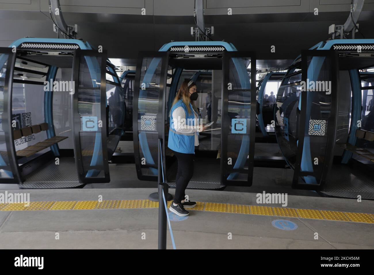 Inauguration de la ligne 1 du réseau de transport de Cablebus, qui va s'exécuter d'Indios Verdes à la région de Cuautepec, la limite urbaine de Mexico, situé dans la municipalité de Gustavo A. Madero. Il exploitera 377 cabines pour transporter 10 personnes en moyenne 33 minutes. (Photo de Gerardo Vieyra/NurPhoto) Banque D'Images