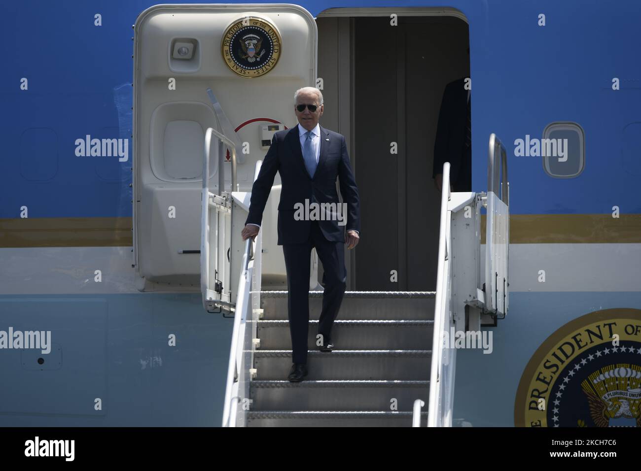 Le président américain Joe Biden arrive à l'aéroport international de Philadelphie avant un discours sur les droits de vote au Centre de la Constitution de Philadelphie, PA sur 13 juillet 2021. (Photo de Bastiaan Slabbers/NurPhoto) Banque D'Images