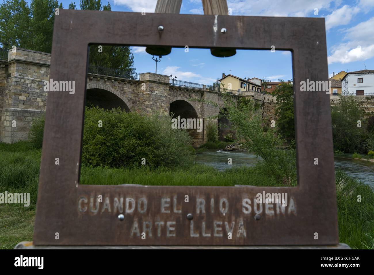 Vue sur la ville de Carrión de los Condes, une des villes les plus importantes de Palencia par laquelle passe le chemin de Santiago. CARRION DE LOS CONDES -PALENCIA-ESPAGNE 07-19-2021 (photo de Joaquin Gomez Sastre/NurPhoto) Banque D'Images