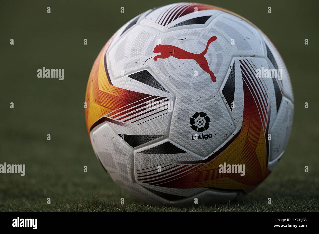 Accélérez le nouveau ballon Puma pour la saison 21/22 lors du match d'avant-saison entre l'Olympique Lyonnais et le Villarreal CF à l'arène Pinatar, sur 21 juillet 2021, à Murcie, en Espagne. (Photo de Jose Breton/Pics action/NurPhoto) Banque D'Images