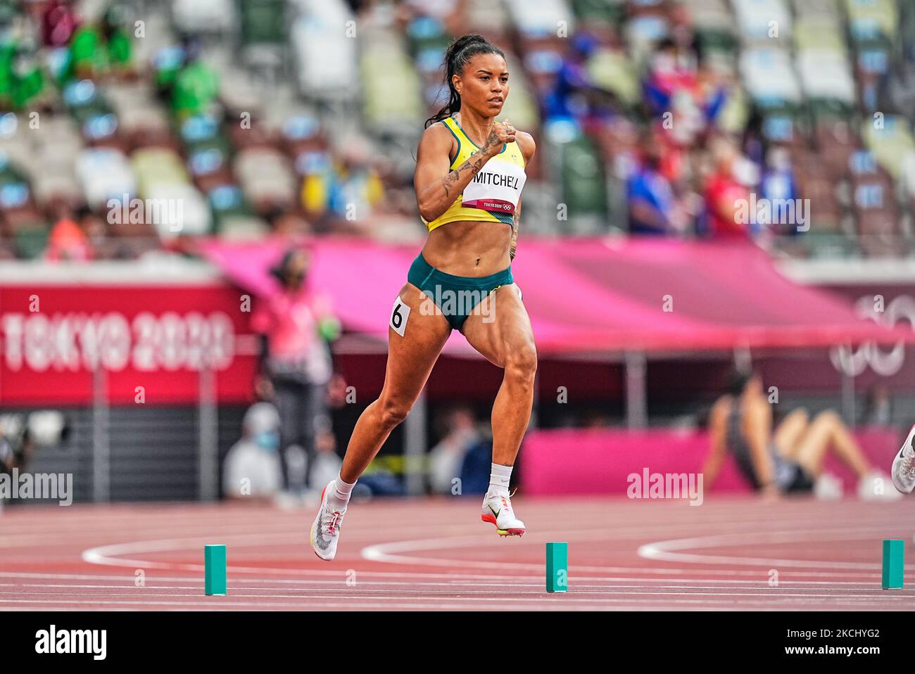 Morgan Mitchell d'Australie pendant 800 mètres pour les femmes aux Jeux Olympiques de Tokyo, au stade olympique de Tokyo, Tokyo, Japon sur 30 juillet 2021. (Photo par Ulrik Pedersen/NurPhoto) Banque D'Images