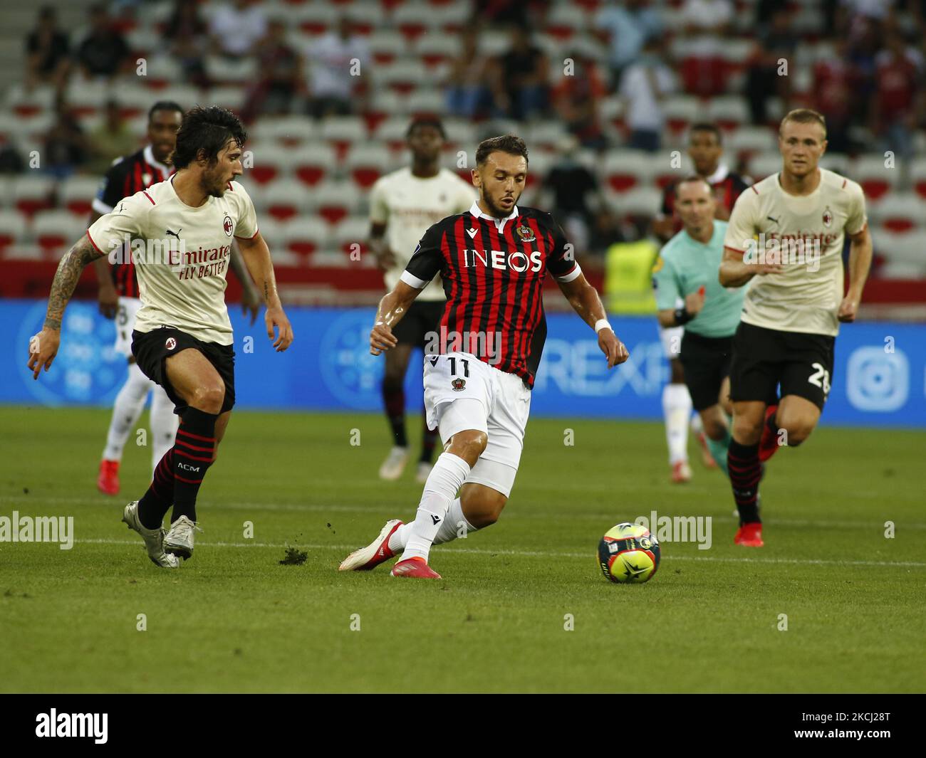 Amine Gouiri lors d'un match amical entre Nice et Milan à Nice, sur 31 juillet 2021. (Photo de Loris Roselli/NurPhoto) Banque D'Images