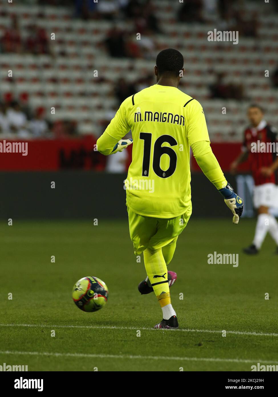 Mike Maignan lors d'un match amical entre Nice et Milan à Nice, sur 31 juillet 2021. (Photo de Loris Roselli/NurPhoto) Banque D'Images