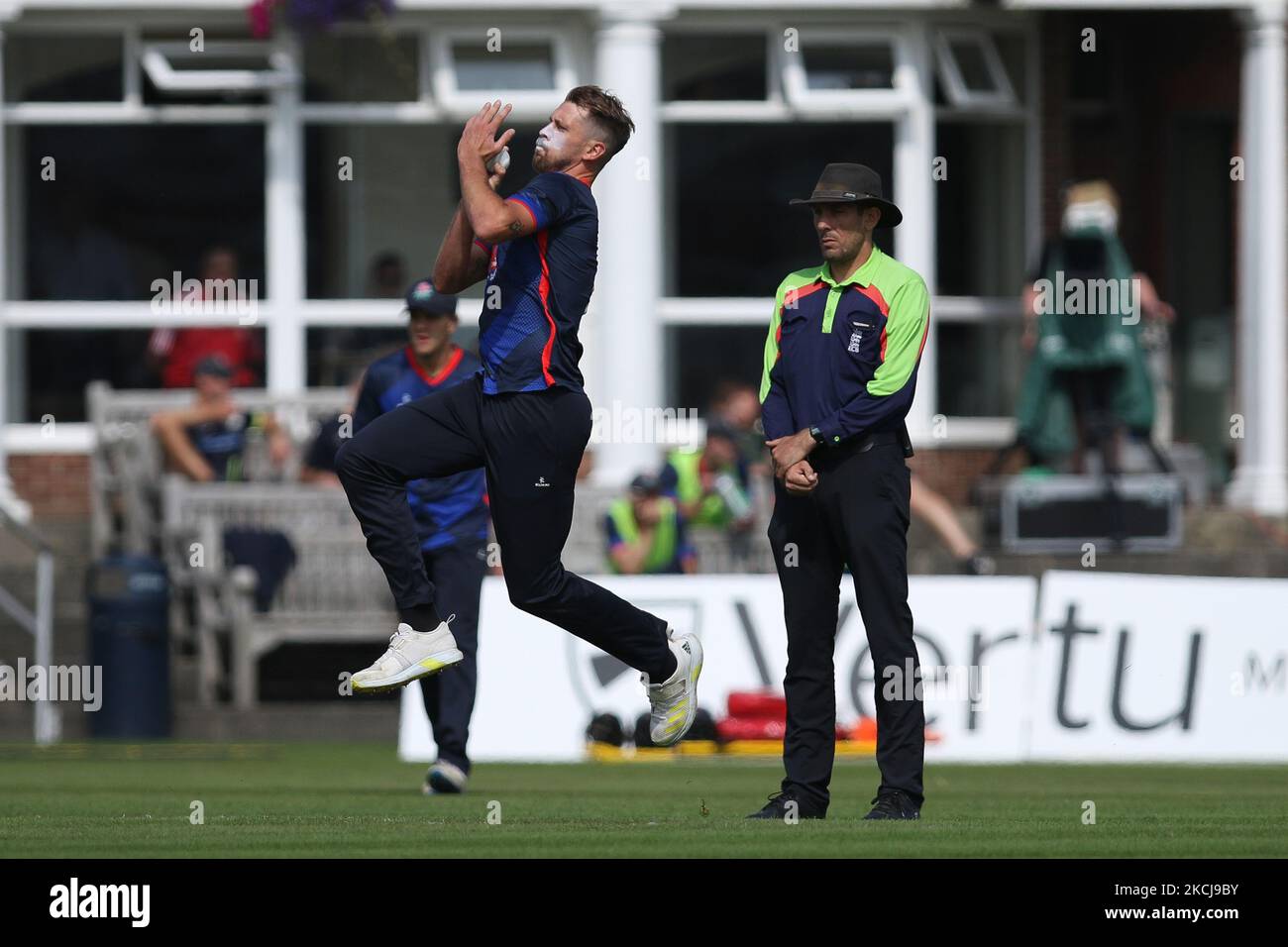 Tom Bailey de Lancashire Bowls lors du match de la Royal London One Day Cup entre le Durham County Cricket Club et le Lancashire à Roseworth Terrace, Newcastle upon Tyne, le jeudi 5th août 2021. (Photo de will Matthews/MI News/NurPhoto) Banque D'Images