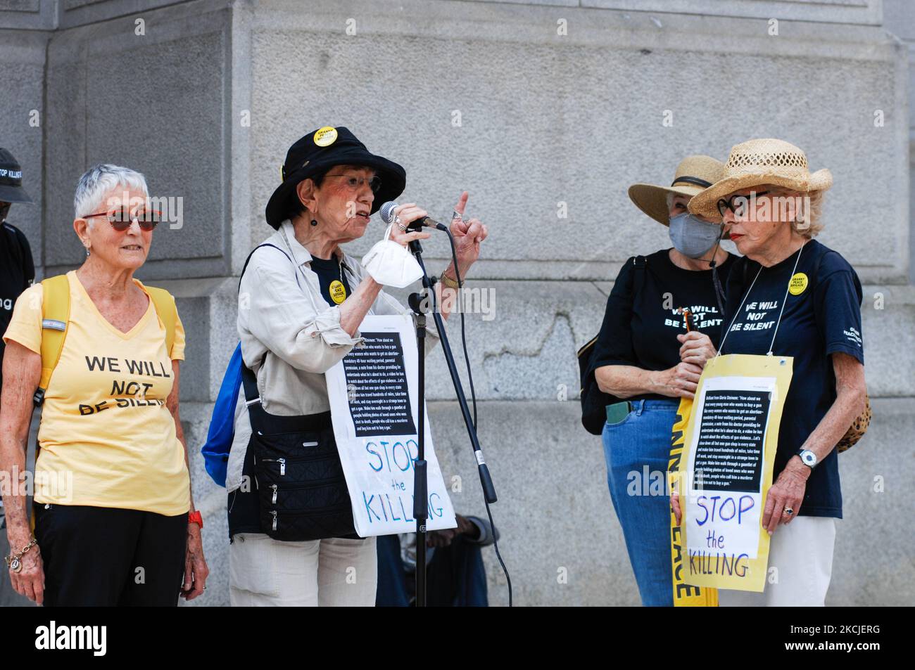 La Brigade de la paix de Granny appelle le maire Jim Kenney à déclarer une urgence à l'échelle de la ville pour lutter contre la violence par les armes à feu, à Philadelphie, en Pennsylvanie, sur 9 août 2021. (Photo par Cory Clark/NurPhoto) Banque D'Images