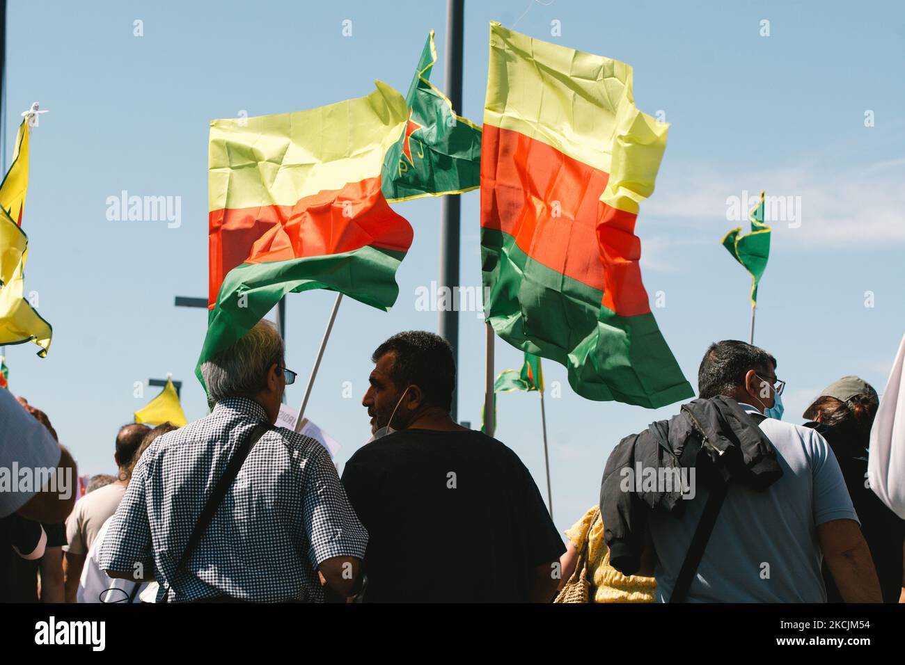 Des milliers de Kurdes protestent pour défendre le PKK à Düsseldorf, en Allemagne, sur 28 juillet 2021 (photo de Ying Tang/NurPhoto) Banque D'Images