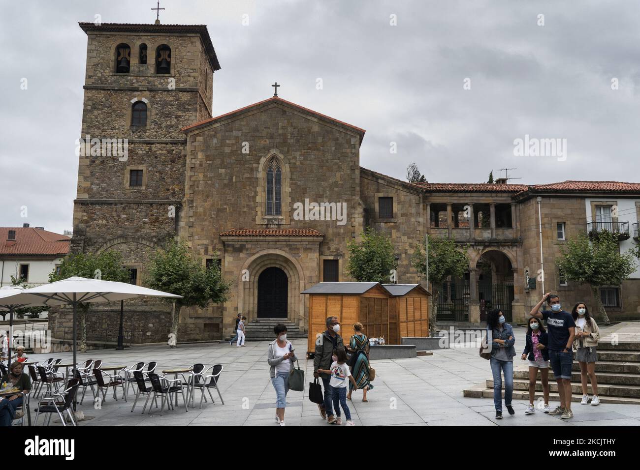 Vue extérieure de l'église de San Nicolás de Bari (Avilés), ancien couvent franciscain. C'est un temple catholique situé dans le centre historique de la ville d'Avilés. AVILES 08-17-2021 (photo de Joaquin Gomez Sastre/NurPhoto) Banque D'Images