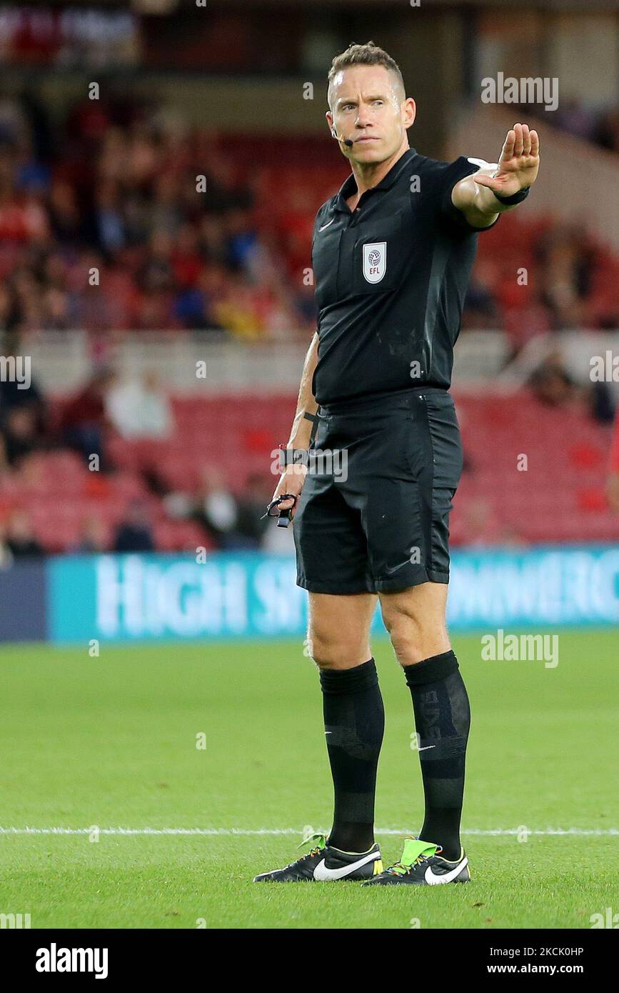 Arbitre Steve Martin lors du match de championnat Sky Bet entre Middlesbrough et Queens Park Rangers au stade Riverside, Middlesbrough, le mercredi 18th août 2021. (Photo de Mark Fletcher/MI News/NurPhoto) Banque D'Images