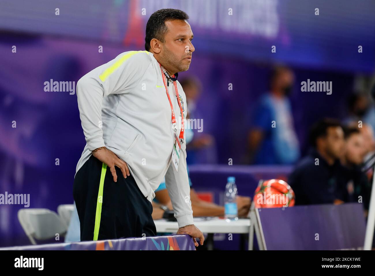 Gilberto Sousa, entraîneur-chef du Brésil, regarde pendant le match de la coupe du monde de football de la Plage de la FIFA, Russie 2021 Groupe C entre la Suisse et le Brésil sur 20 août 2021 au stade de football de la Plage de Luzhniki à Moscou, Russie. (Photo de Mike Kireev/NurPhoto) Banque D'Images