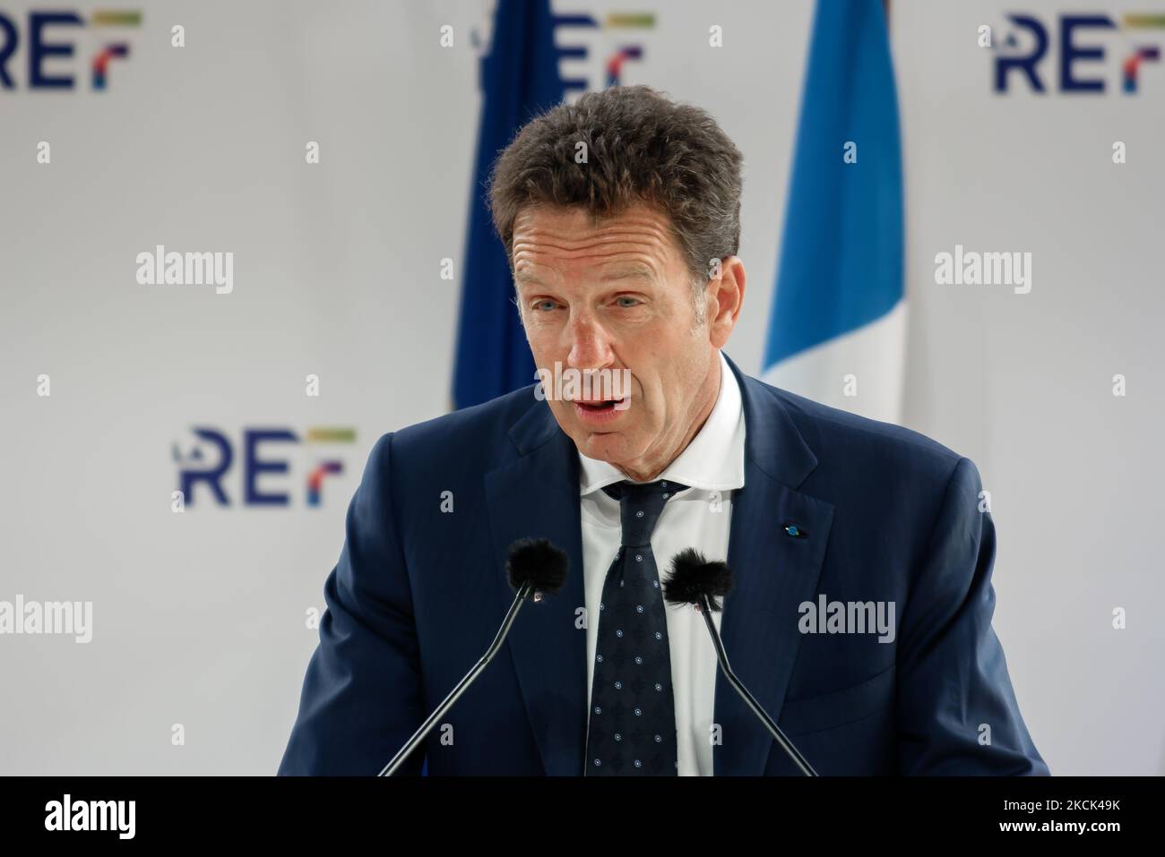 L'association patronale française Medef le Président Geofroy Roux de Bezieux prononce un discours pour le jour d'ouverture de la rencontre estivale annuelle du Medef 'la Ref 2021' sur le circuit de Longchamp à Paris – 24 août 2021, Paris (photo de Daniel Pier/NurPhoto) Banque D'Images