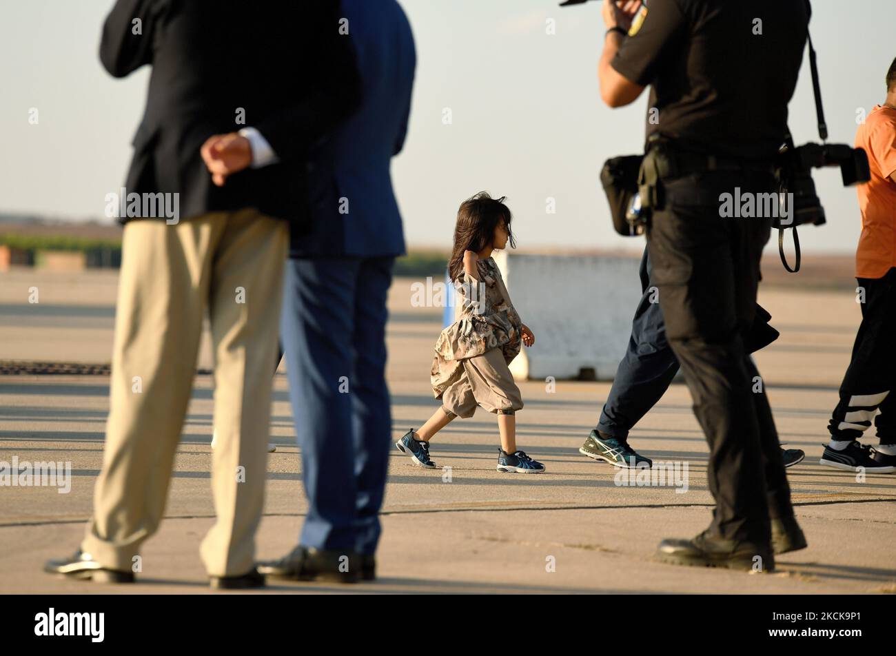 Arrivées d'Afghanistan à la base aérienne de Torrejón de Ardoz à Madrid (Espagne) le 27th août 2021. L'Espagne a accueilli plus de 1 900 000 personnes en provenance d'Afghanistan depuis le début des remontées mécaniques. Parmi les passagers du dernier avion se trouvent 82 soldats espagnols, quatre soldats portugais et 85 Afghans. (Photo de Juan Carlos Lucas/NurPhoto) Banque D'Images