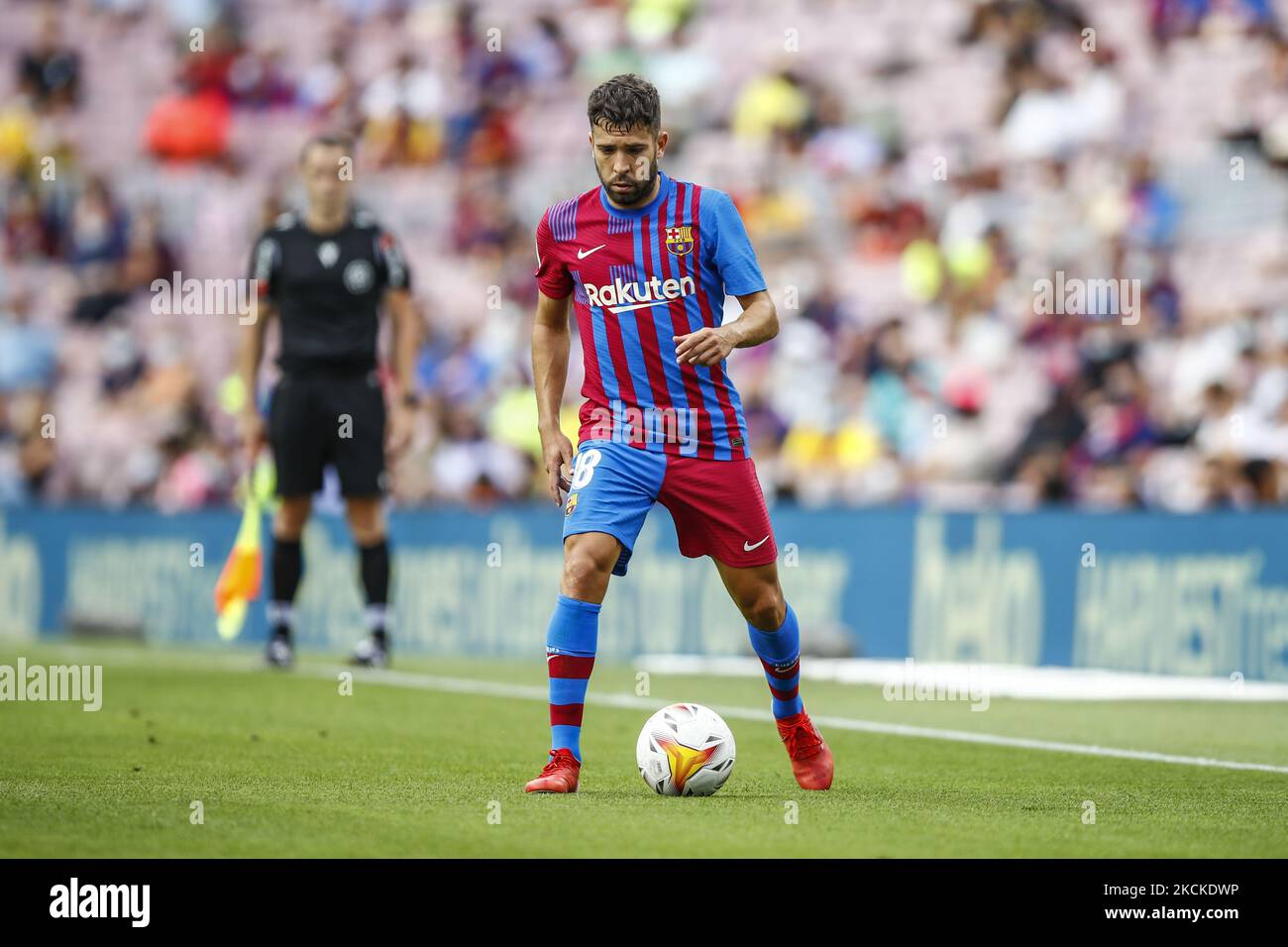 18 Jordi Alba du FC Barcelone avec le ballon pendant le match de la Liga Santader entre le FC Barcelone et Getafe CF au stade Camp Nou sur 29 août 2021 à Barcelone. (Photo par Xavier Bonilla/NurPhoto) Banque D'Images