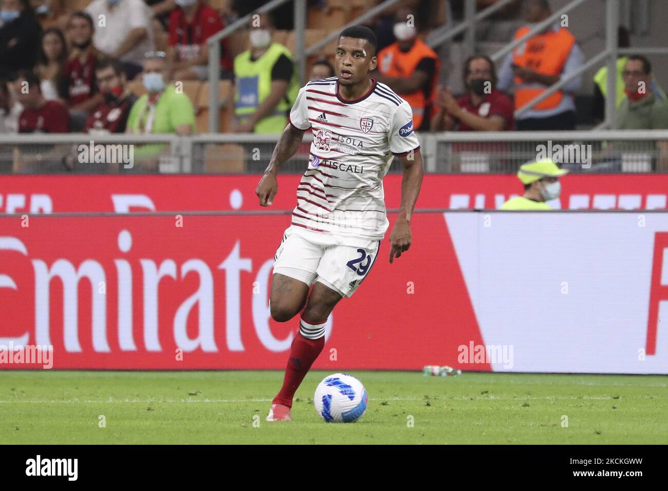 Dalbert de Cagliari Calcio en action pendant la série Un match entre AC Milan et Cagliari Calcio au Stadio Giuseppe Meazza sur 29 août 2021 à Milan, Italie. (Photo de Giuseppe Cottini/NurPhoto) Banque D'Images