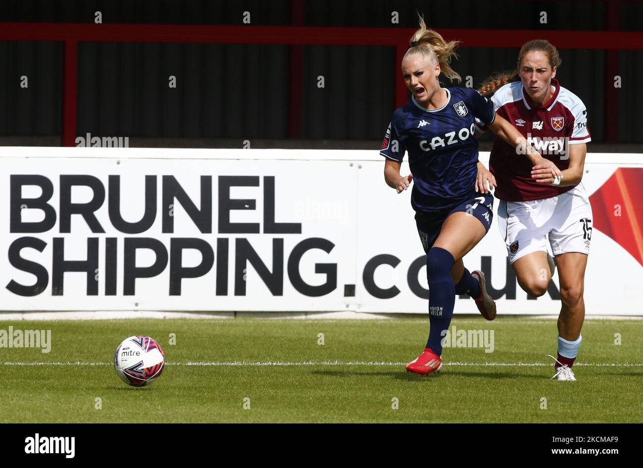 L-R Alisha Lehmann d'Aston Villa Women et Lucy Parker de West Ham United WFC lors du match de Super League féminin de Barclays FA entre West Ham United Women et Aston Villa Women au stade de construction de Chigwell le 11th septembre 2021 à Dagenham, Angleterre (photo par action Foto Sport/NurPhoto) Banque D'Images