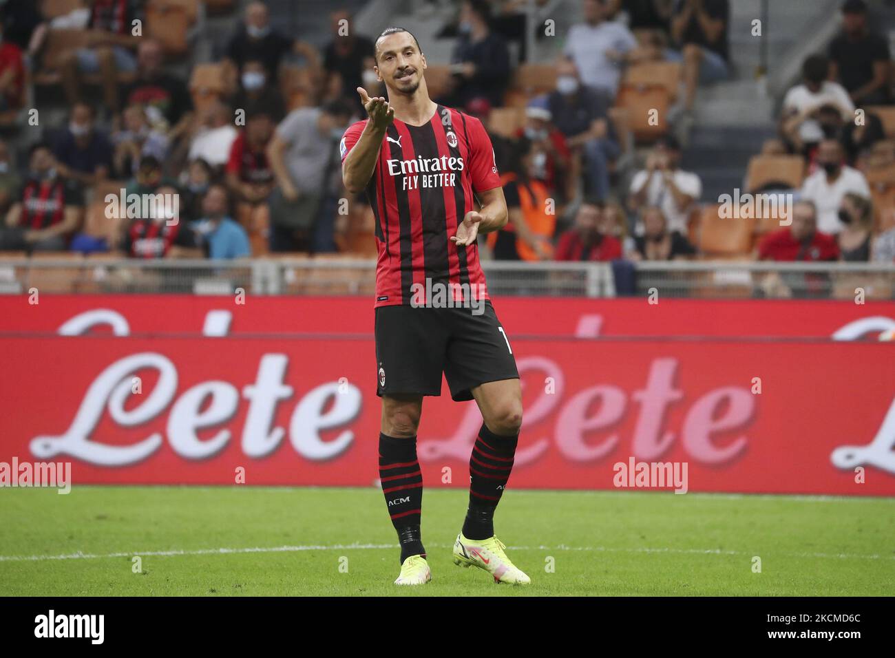 Zlatan Ibrahimovic de l'AC Milan réagit à une chance manquée pendant la série Un match entre l'AC Milan et SS Lazio au Stadio Giuseppe Meazza sur 12 septembre 2021 à Milan, Italie. (Photo de Giuseppe Cottini/NurPhoto) Banque D'Images