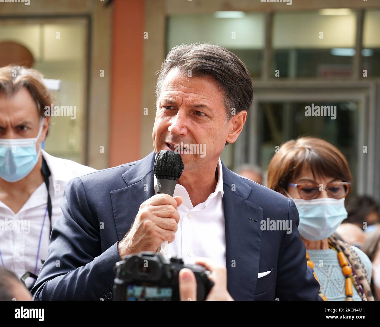 Le chef de Movimento 5 Stelle, Giuseppe Conte, lors d'une visite en Calabre lors de la campagne électorale pour les élections régionales de 2021. Vibo Valentia, Italie, 22 septembre 2021 (photo de Gabriele Maricchiolo/NurPhoto) Banque D'Images