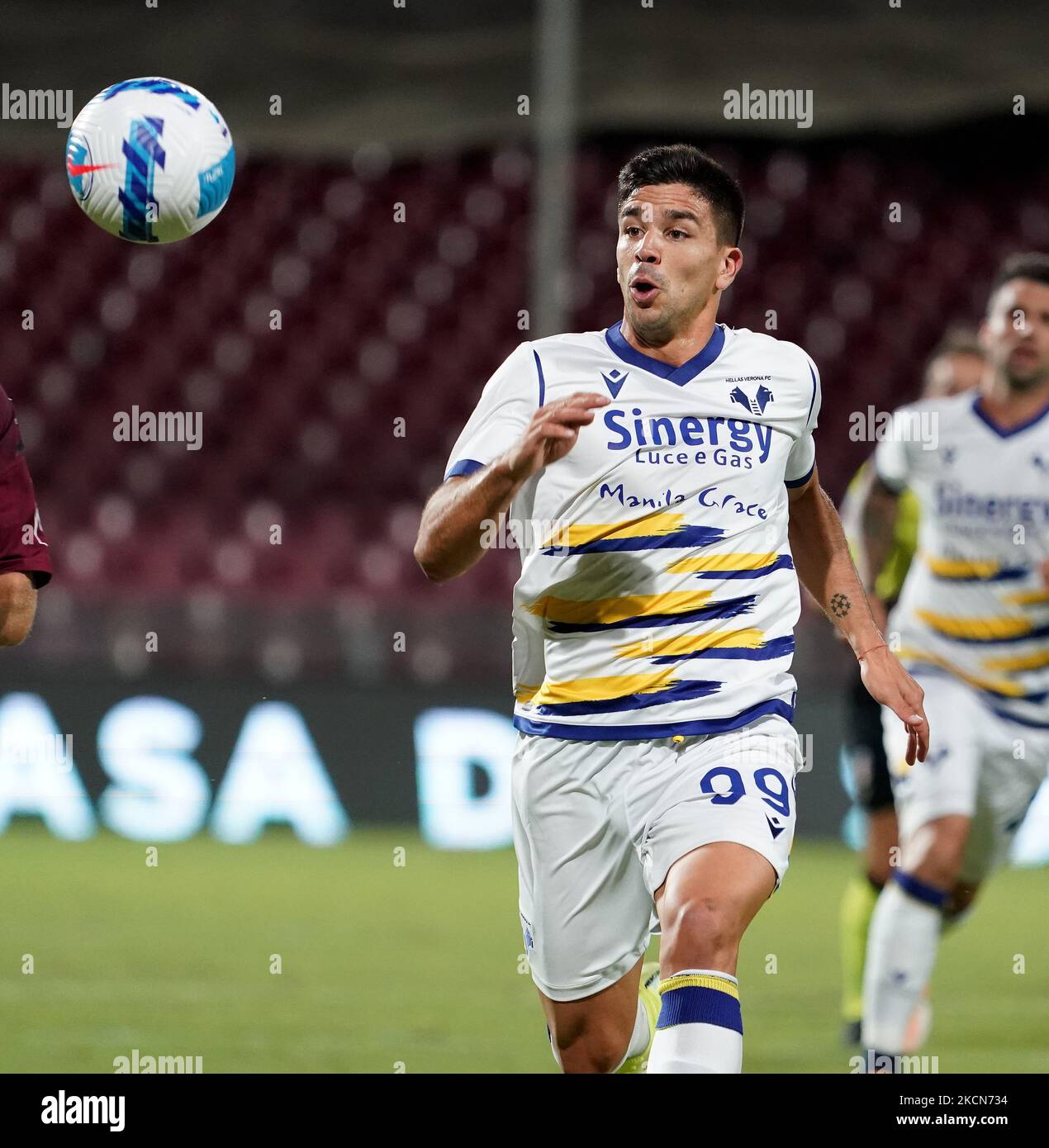 Giovanni Simeone d'Hellas Verona pendant la série Un match entre nous Salernitana 1919 et Hellas Verona FC sur le stade 22 septembre 2021 'Arechi' à Salerne, Italie (photo par Gabriele Maricchiolo/NurPhoto) Banque D'Images