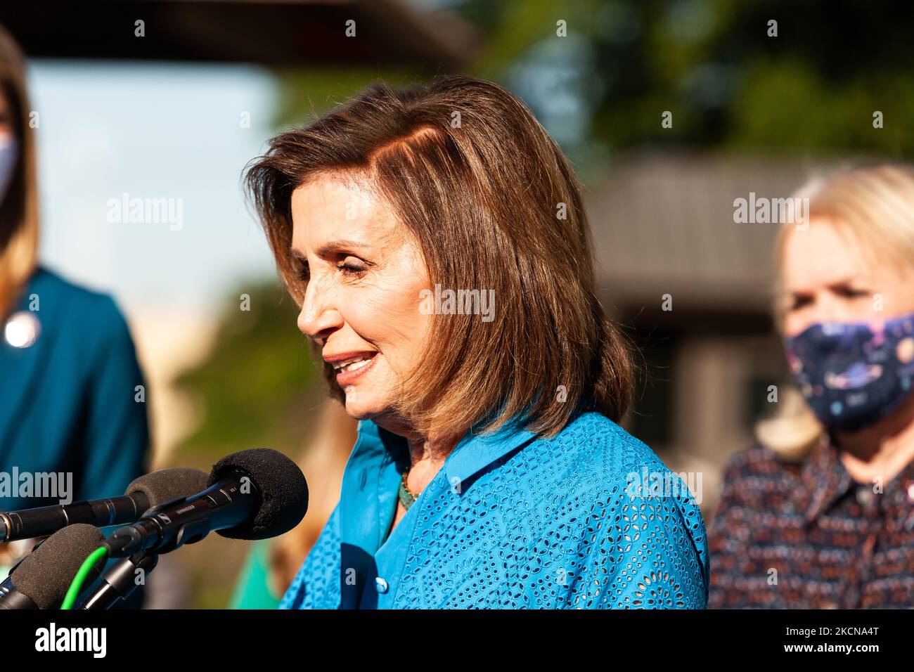 La Présidente de la Chambre Nancy Pelosi (D-CA) prend la parole lors d'une conférence de presse avant le vote de la Chambre des représentants sur la Loi sur la protection de la santé des femmes. La légillance établit une garantie fédérale du droit de demander un avortement. Il codifierait effectivement la décision Roe c. Wade de la Cour suprême de 1973 selon laquelle les femmes ont droit à l'accès à l'avortement, ce qui éviterait l'inversion largement attendue de cette décision dans une affaire à venir impliquant des limites à l'avortement dans l'État de Missisppi. (Photo d'Allison Bailey/NurPhoto) Banque D'Images La Présidente de la Chambre Nancy Pelosi (D-CA) prend la parole lors d'une conférence de presse avant le vote de la Chambre des représentants sur la Loi sur la protection de la santé des femmes. La légillance établit une garantie fédérale du droit de demander un avortement. Il codifierait effectivement la décision Roe c. Wade de la Cour suprême de 1973 selon laquelle les femmes ont droit à l'accès à l'avortement, ce qui éviterait l'inversion largement attendue de cette décision dans une affaire à venir impliquant des limites à l'avortement dans l'État de Missisppi. (Photo d'Allison Bailey/NurPhoto) Banque D'Images