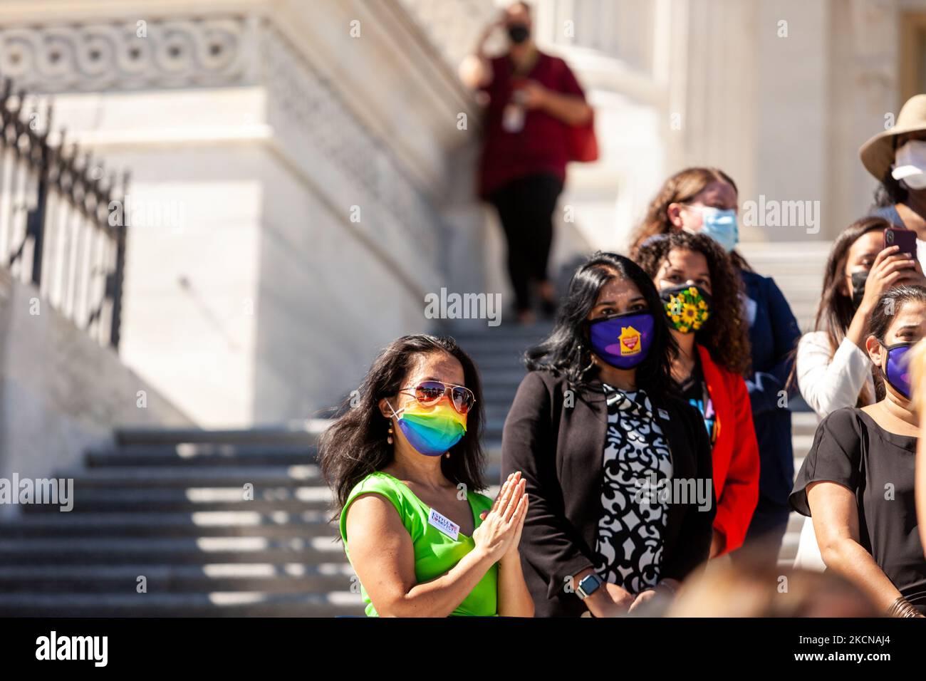Les partisans de la loi sur la protection de la santé des femmes participent à une conférence de presse immédiatement après l'adoption du projet de loi par la Chambre des représentants. La légillance établit une garantie fédérale du droit de demander un avortement. Il codifierait effectivement la décision Roe c. Wade de la Cour suprême de 1973 selon laquelle les femmes ont droit à l'accès à l'avortement, ce qui éviterait l'inversion largement attendue de cette décision dans une affaire à venir impliquant des limites à l'avortement dans l'État de Missisppi. (Photo d'Allison Bailey/NurPhoto) Banque D'Images Les partisans de la loi sur la protection de la santé des femmes participent à une conférence de presse immédiatement après l'adoption du projet de loi par la Chambre des représentants. La légillance établit une garantie fédérale du droit de demander un avortement. Il codifierait effectivement la décision Roe c. Wade de la Cour suprême de 1973 selon laquelle les femmes ont droit à l'accès à l'avortement, ce qui éviterait l'inversion largement attendue de cette décision dans une affaire à venir impliquant des limites à l'avortement dans l'État de Missisppi. (Photo d'Allison Bailey/NurPhoto) Banque D'Images