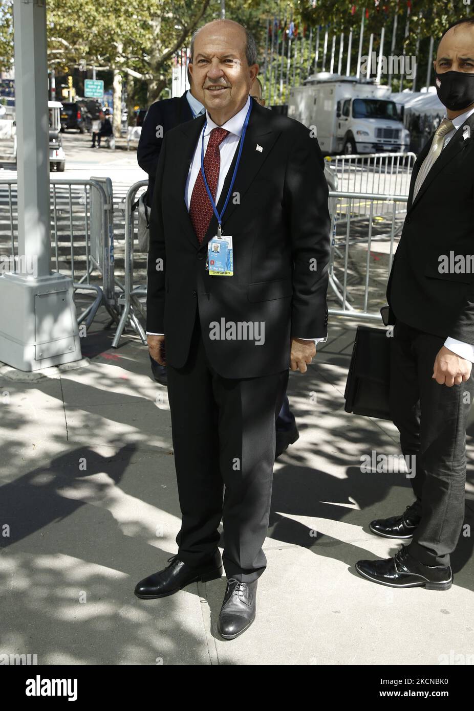 Le tatar d'Ersin chypriote turc est vu à l'extérieur des Nations Unies lors de l'Assemblée générale de 76 sur 24 septembre 2021 à New York, États-Unis. L'Assemblée générale des Nations Unies (AGNU) est la principale entité politique de l'Organisation et constitue un forum de discussion pour toutes les questions internationales couvertes par la Charte des Nations Unies. Chacun des 193 États membres de l'Organisation des Nations Unies dispose d'un vote égal. (Photo de John Lamparski/NurPhoto) Banque D'Images