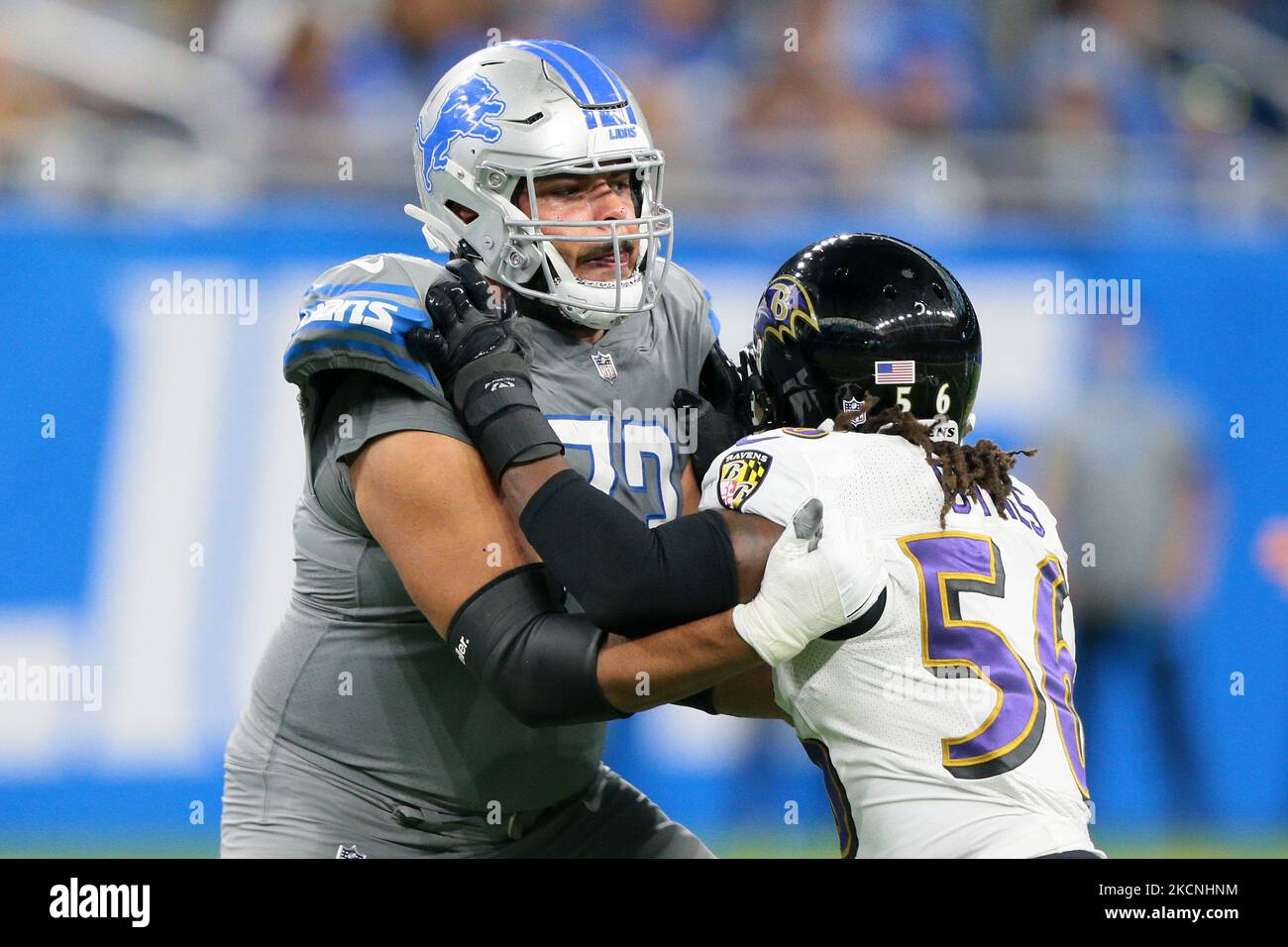 Jonah Jackson (73), garde offensive des Detroit Lions, défend contre les Ravens de Baltimore Josh Bynes lors de la deuxième moitié d'un match de football de la NFL à Detroit, Michigan, États-Unis, dimanche, 26 septembre 2021. (Photo de Jorge Lemus/NurPhoto) Banque D'Images