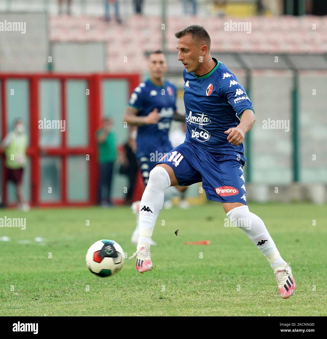 Andrea d'Errico de SSC Bari pendant le match de la série C entre ACR Messina et SSC Bari sur le stade 29 septembre 2021 Franco Scoglio à Messine, en Italie. (Photo de Gabriele Maricchiolo/NurPhoto) Banque D'Images