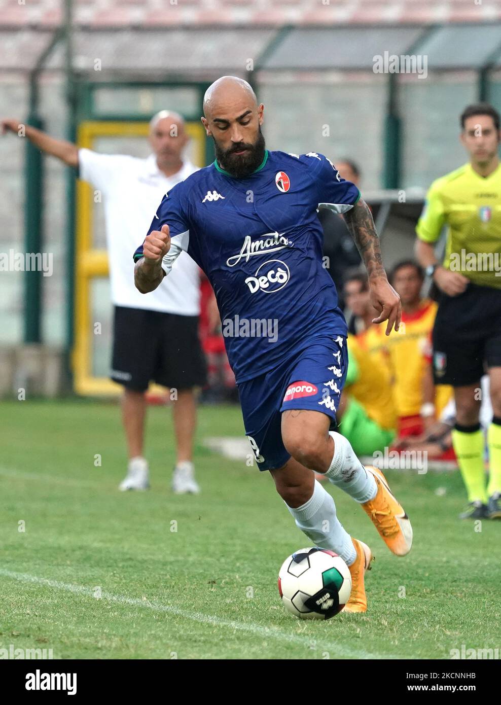 Simone Simeri de SSC Bari pendant le match de la série C entre ACR Messina et SSC Bari sur le stade 29 septembre 2021 Franco Scoglio à Messine, Italie. (Photo de Gabriele Maricchiolo/NurPhoto) Banque D'Images