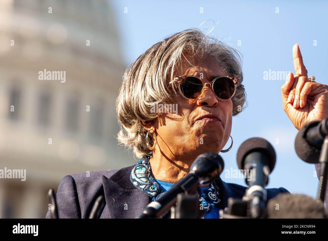 La congresseure Brenda Lawrence (D-MI) parle lors d'une conférence de presse avec des membres de Trust respect Access, une organisation de droits en matière de reproduction au Texas. (Photo d'Allison Bailey/NurPhoto) Banque D'Images La congresseure Brenda Lawrence (D-MI) parle lors d'une conférence de presse avec des membres de Trust respect Access, une organisation de droits en matière de reproduction au Texas. (Photo d'Allison Bailey/NurPhoto) Banque D'Images
