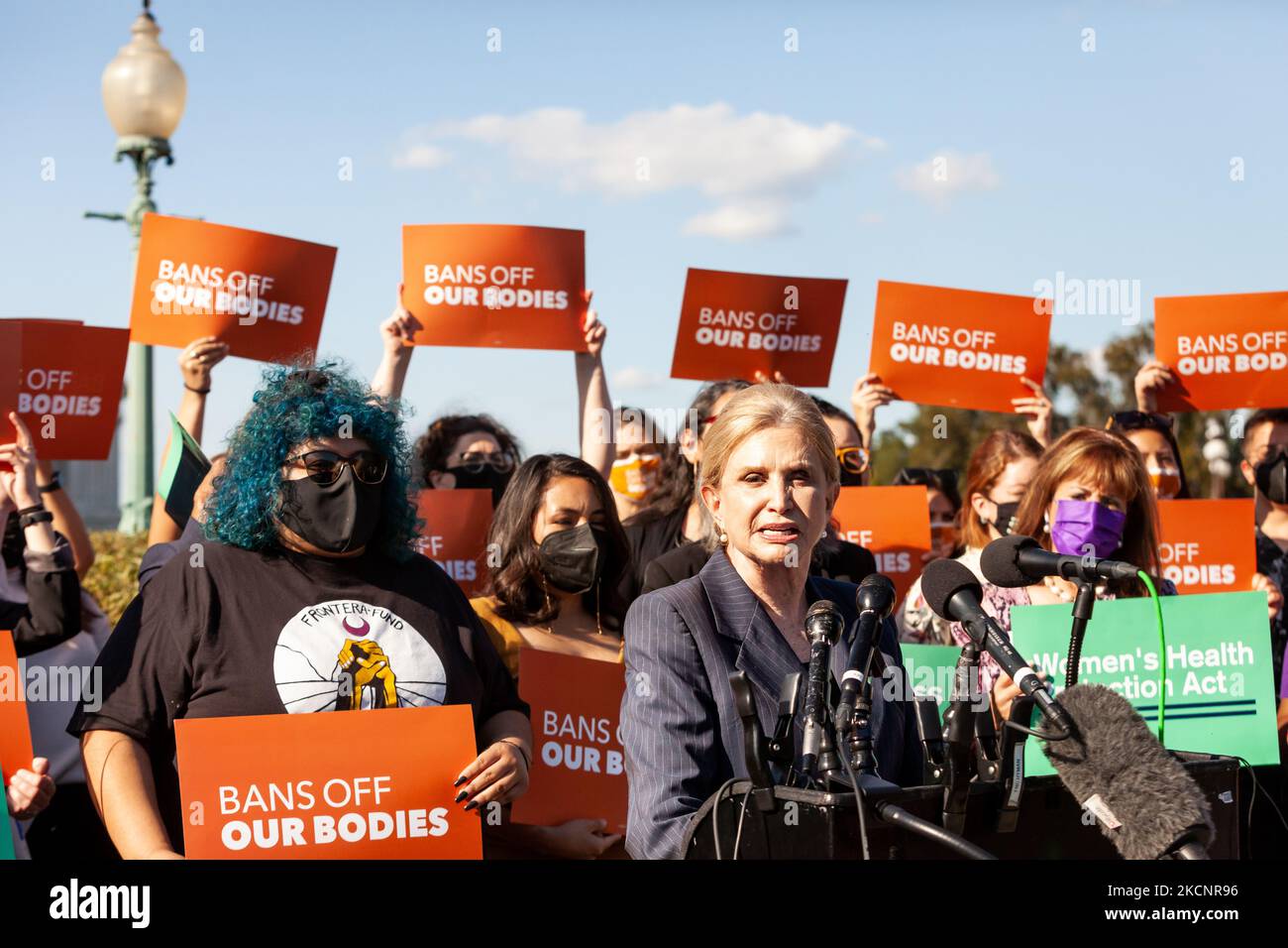 Carolyn Maloney (D-NY), membre du Congrès, parle lors d'une conférence de presse avec des membres de Trust respect Access, une organisation de droits en matière de reproduction au Texas. (Photo d'Allison Bailey/NurPhoto) Banque D'Images Carolyn Maloney (D-NY), membre du Congrès, parle lors d'une conférence de presse avec des membres de Trust respect Access, une organisation de droits en matière de reproduction au Texas. (Photo d'Allison Bailey/NurPhoto) Banque D'Images