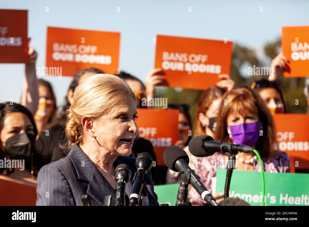 Carolyn Maloney (D-NY), membre du Congrès, parle lors d'une conférence de presse avec des membres de Trust respect Access, une organisation de droits en matière de reproduction au Texas. (Photo d'Allison Bailey/NurPhoto) Banque D'Images Carolyn Maloney (D-NY), membre du Congrès, parle lors d'une conférence de presse avec des membres de Trust respect Access, une organisation de droits en matière de reproduction au Texas. (Photo d'Allison Bailey/NurPhoto) Banque D'Images