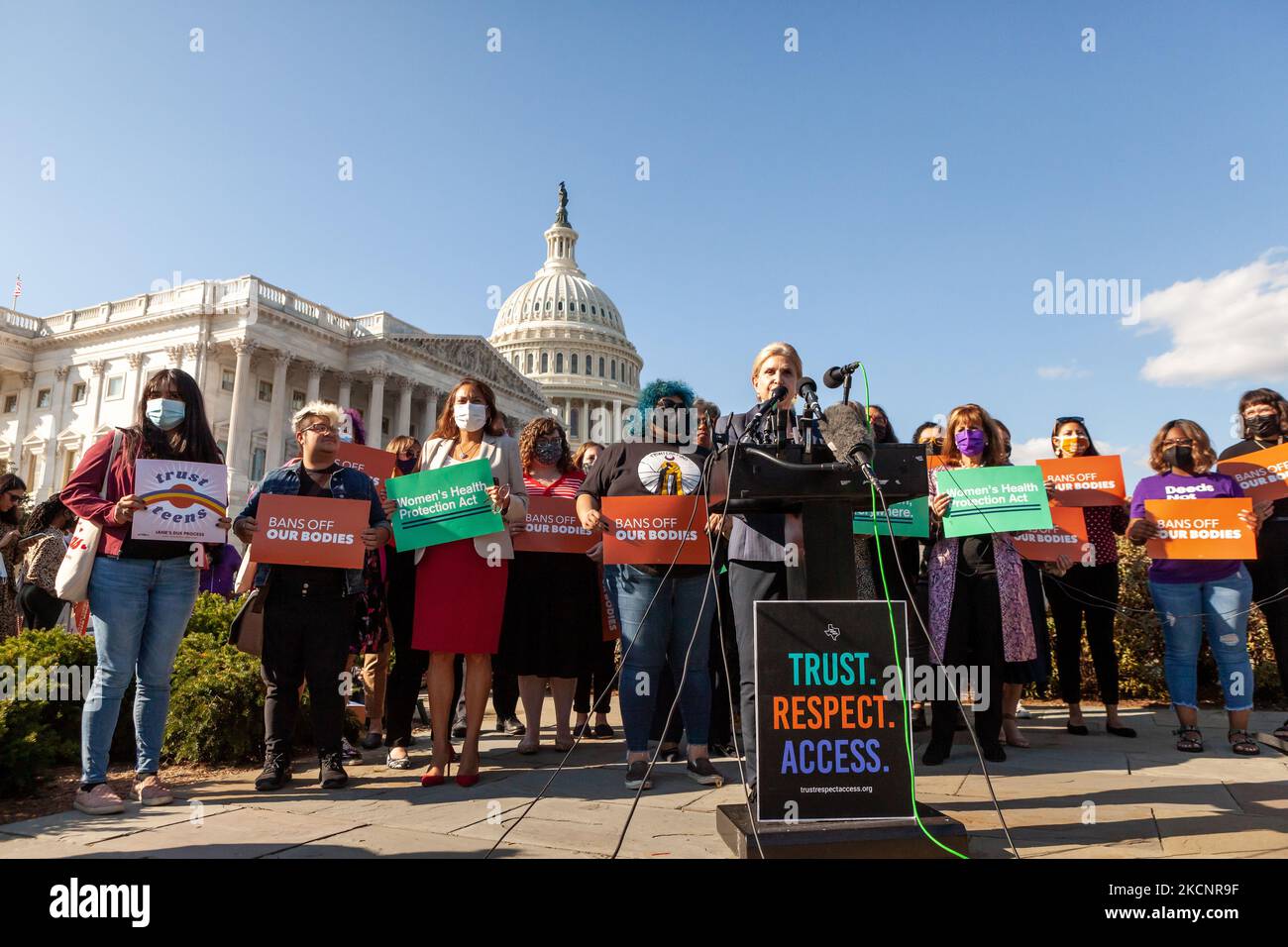 Carolyn Maloney (D-NY), membre du Congrès, parle lors d'une conférence de presse avec des membres de Trust respect Access, une organisation de droits en matière de reproduction au Texas. (Photo d'Allison Bailey/NurPhoto) Banque D'Images Carolyn Maloney (D-NY), membre du Congrès, parle lors d'une conférence de presse avec des membres de Trust respect Access, une organisation de droits en matière de reproduction au Texas. (Photo d'Allison Bailey/NurPhoto) Banque D'Images
