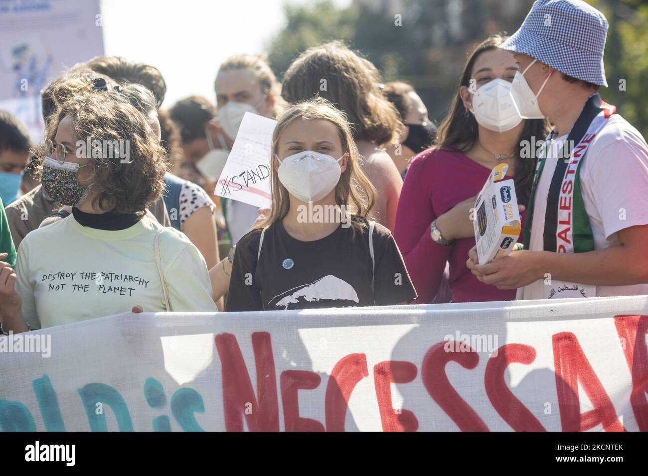 L'activiste climatique suédois Greta Thunberg a fait du partecipate jusqu'au vendredi pour une future grève des étudiants qui s'est tenue à Milan, en Italie, sur 1 octobre 2021. L'événement a eu lieu lors de l'événement pré-CdP à Milan, où des groupes de travail thématiques ont parlé et discuté avec les ministres participant à la conférence des Nations Unies sur les changements climatiques de COP26 à Glasgow en novembre. (Photo de Mauro Ujetto/NurPhoto) Banque D'Images