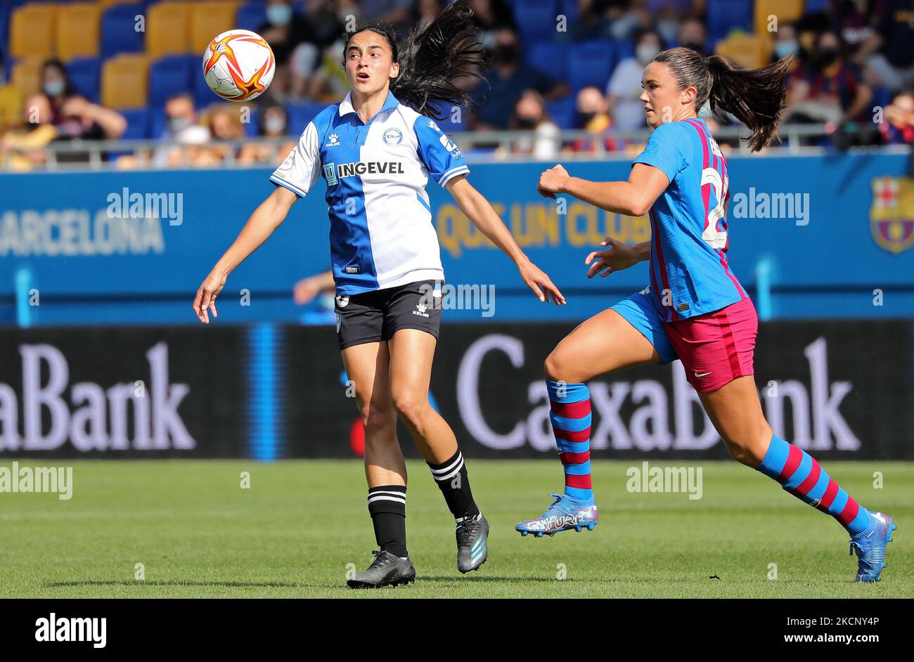 Ingrid Engen et poux Chamorro lors du match entre le FC Barcelone et Deportivo Alaves Gloriosas, correspondant à la semaine 5 de la Liga Iberdrola, joué au stade Johan Cruyff, le 02th octobre 2021, à Barcelone, en Espagne. -- (photo par Urbanandsport/NurPhoto) Banque D'Images Ingrid Engen et poux Chamorro lors du match entre le FC Barcelone et Deportivo Alaves Gloriosas, correspondant à la semaine 5 de la Liga Iberdrola, joué au stade Johan Cruyff, le 02th octobre 2021, à Barcelone, en Espagne. -- (photo par Urbanandsport/NurPhoto) Banque D'Images